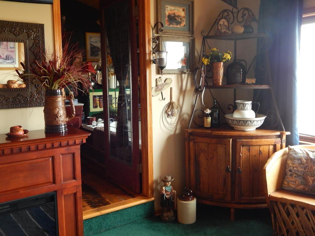 Idle Spurs Log Cabin Bed & Breakfast Black Diamond Phòng bức ảnh