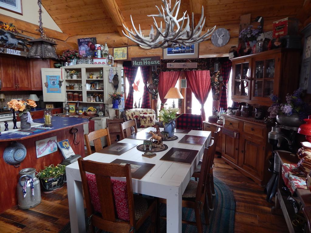 Idle Spurs Log Cabin Bed & Breakfast Black Diamond Ngoại thất bức ảnh