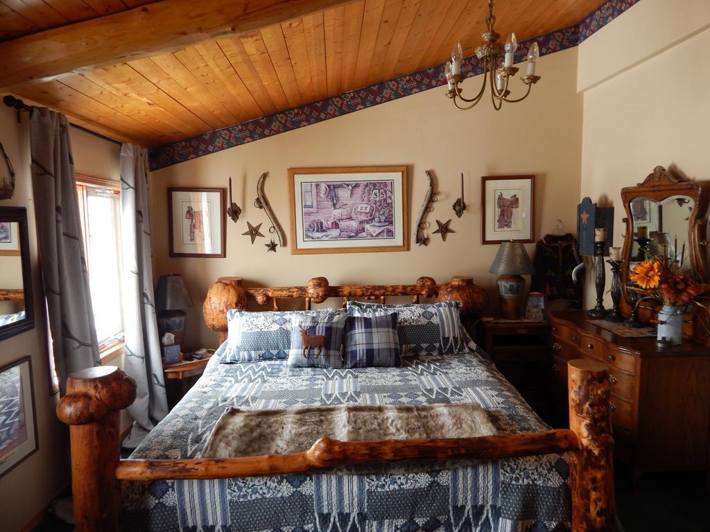 Idle Spurs Log Cabin Bed & Breakfast Black Diamond Ngoại thất bức ảnh