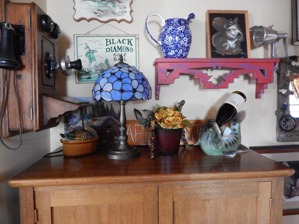 Idle Spurs Log Cabin Bed & Breakfast Black Diamond Ngoại thất bức ảnh