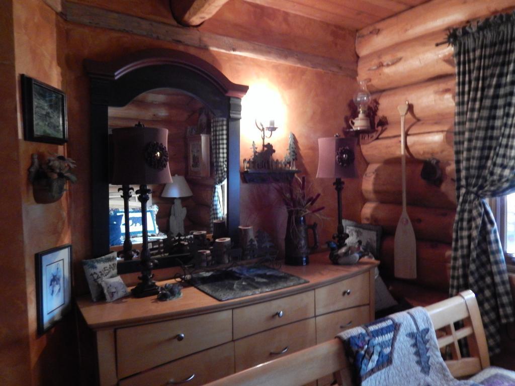 Idle Spurs Log Cabin Bed & Breakfast Black Diamond Ngoại thất bức ảnh